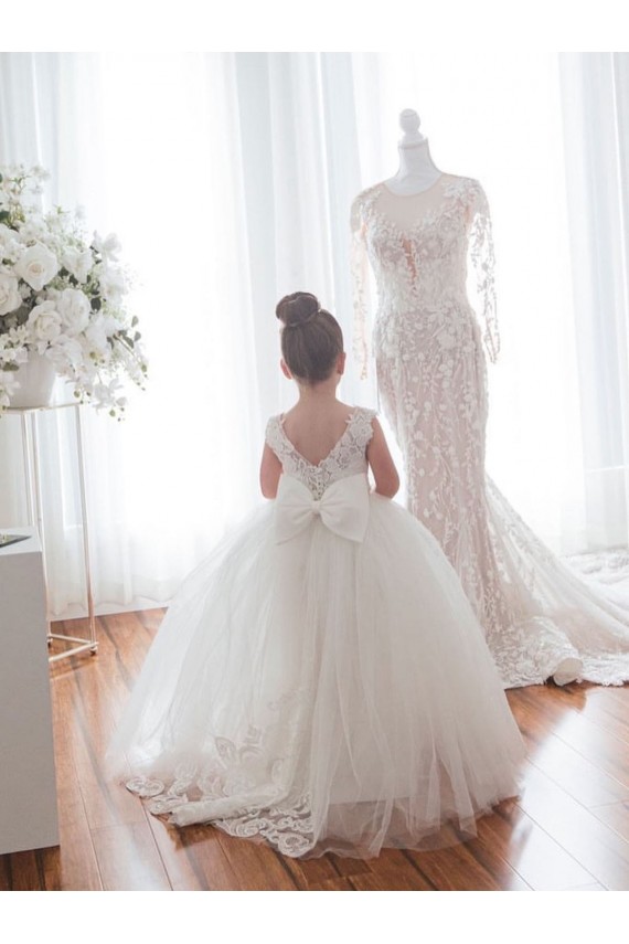 Ivory Ball Gown Chapel Train Sleeveless Flower Girl Dress